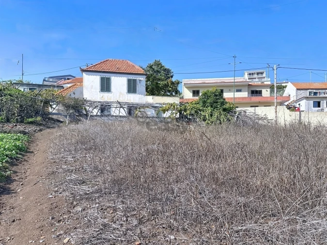 Moradia T3 para Venda em Calheta Foto 38