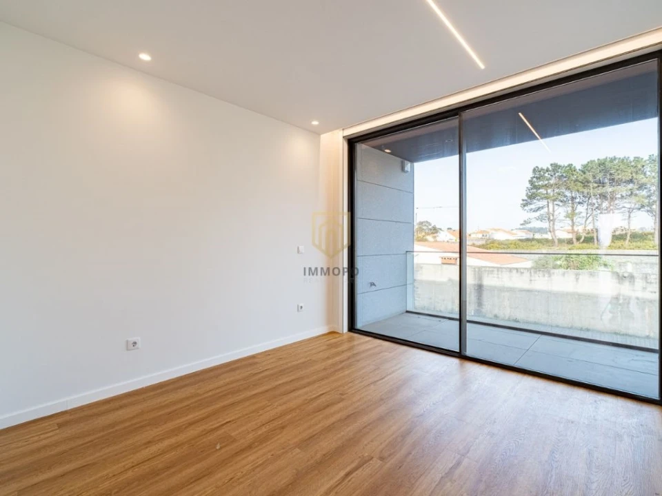 Moradia T4 para Venda em Canidelo Foto 32