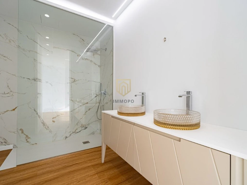 Moradia T4 para Venda em Canidelo Foto 33