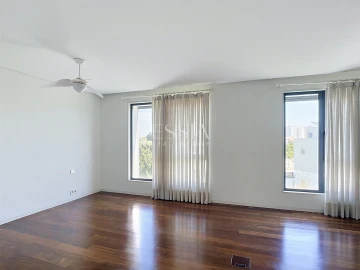 Apartamento T3 para Arrendamento em Aldoar, Foz do Douro e Nevogilde