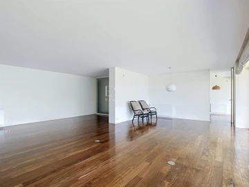 Apartamento T3 para Arrendamento em Aldoar, Foz do Douro e Nevogilde