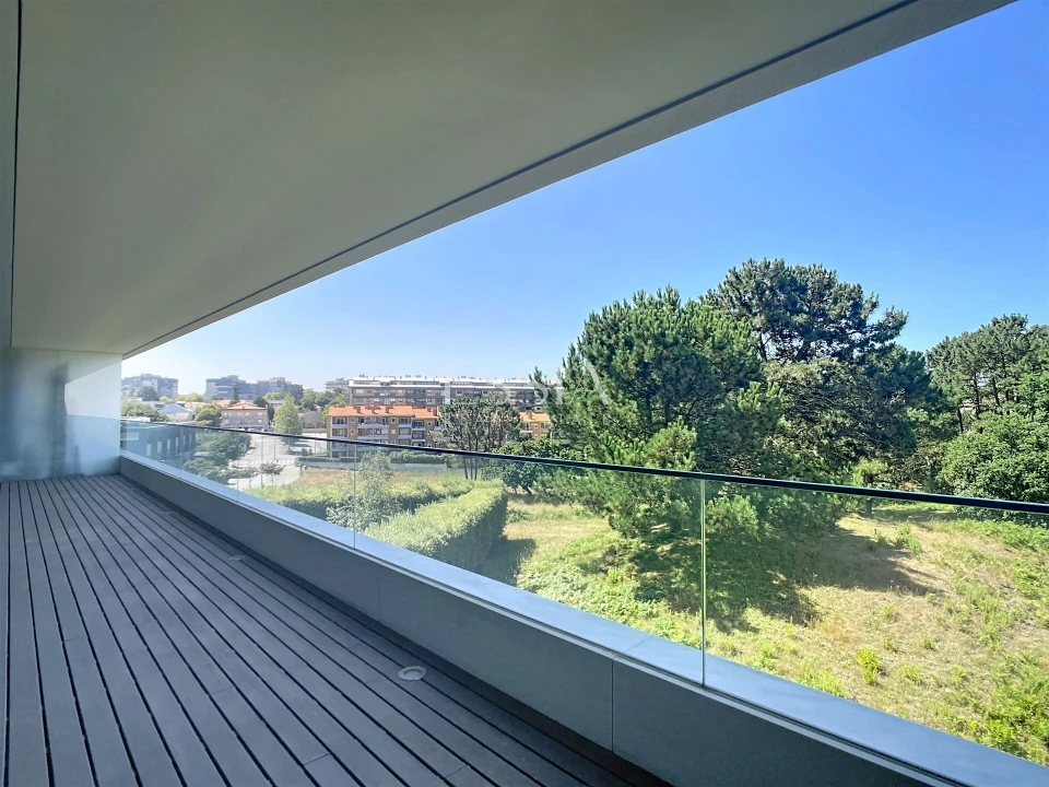 Apartamento T3 para Arrendamento em Aldoar, Foz do Douro e Nevogilde Foto 1