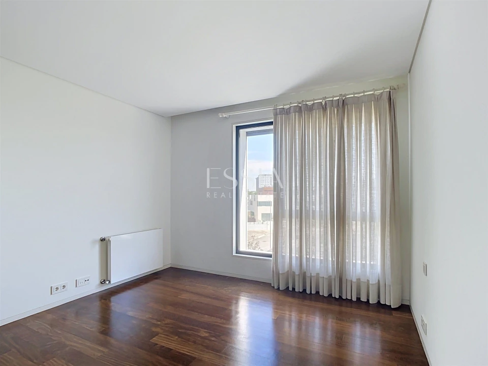 Apartamento T3 para Arrendamento em Aldoar, Foz do Douro e Nevogilde Foto 14