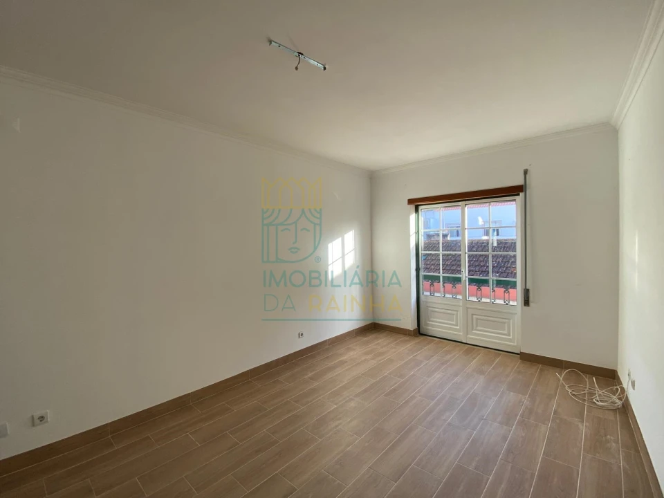 Apartamento T2 para Arrendamento em Nossa Senhora do Pópulo, Coto e São Gregório Foto 1