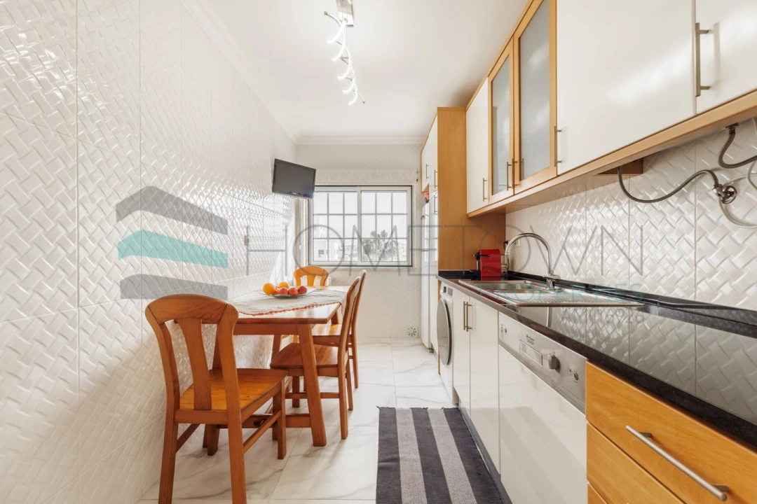 Apartamento T1 para Venda em Quarteira Foto 12