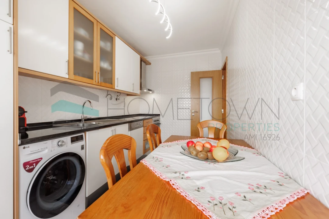 Apartamento T1 para Venda em Quarteira Foto 10