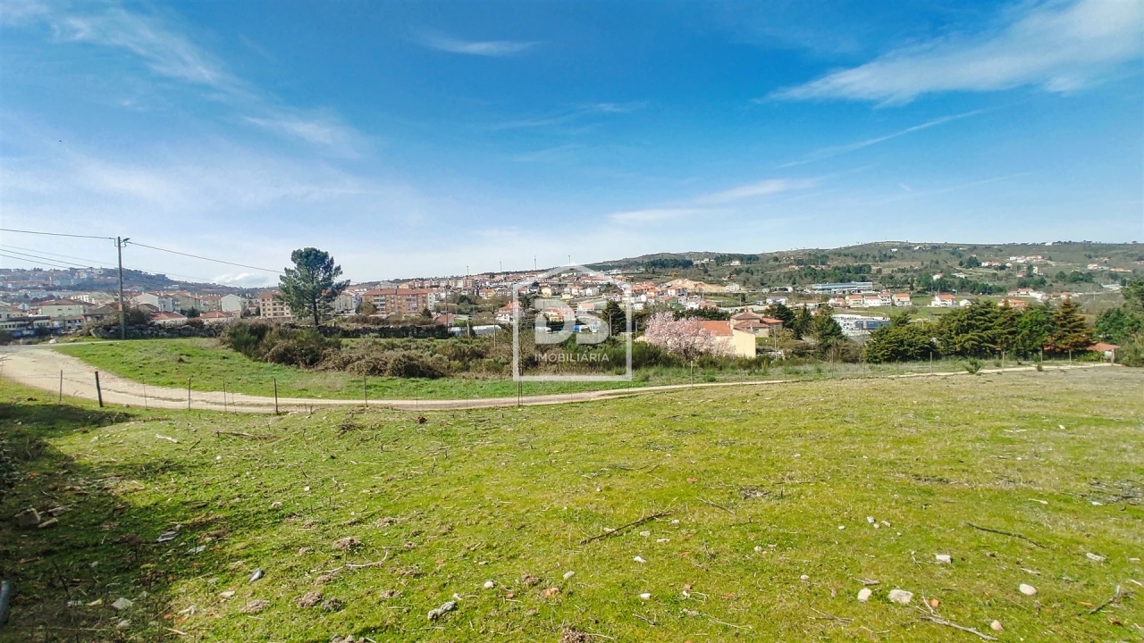 Moradia T2 para Venda em Guarda Foto 3