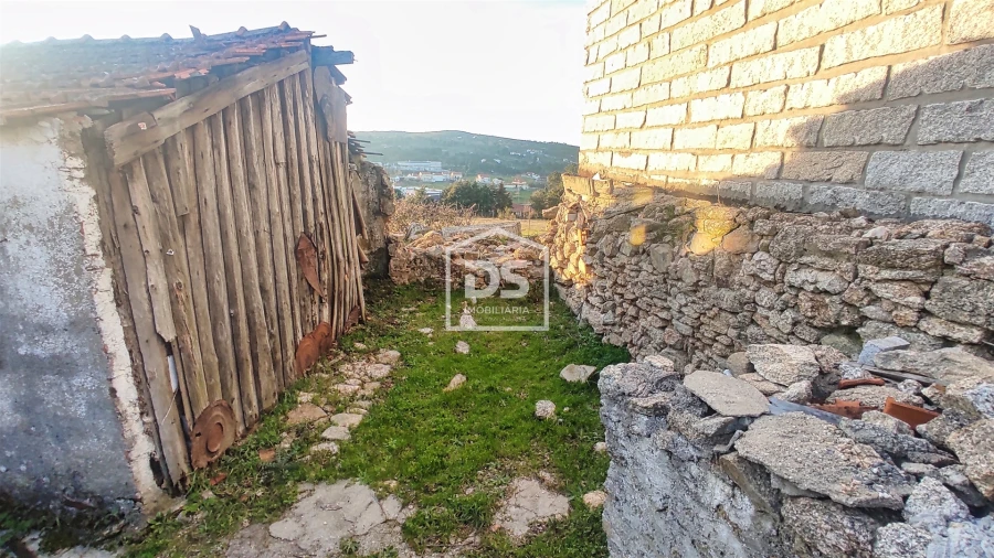 Moradia T2 para Venda em Guarda Foto 6