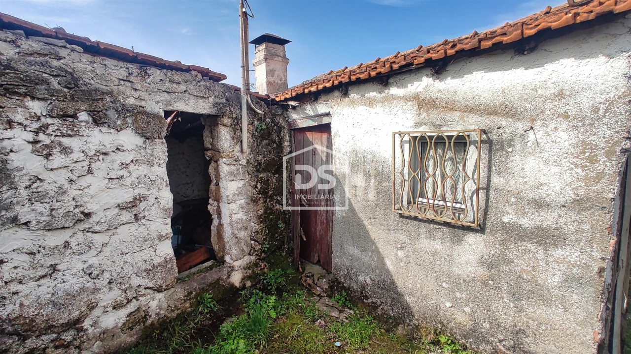 Moradia T2 para Venda em Guarda Foto 9