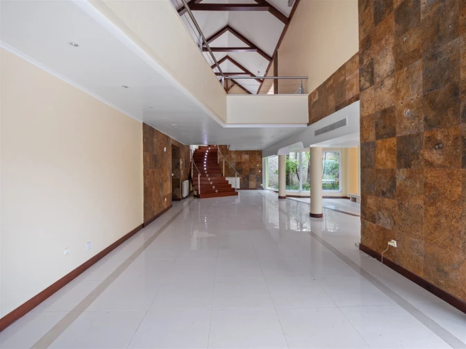 Moradia T7 para Venda em Queluz e Belas Foto 9