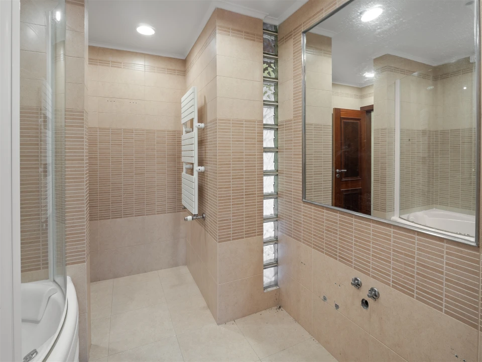 Moradia T7 para Venda em Queluz e Belas Foto 28