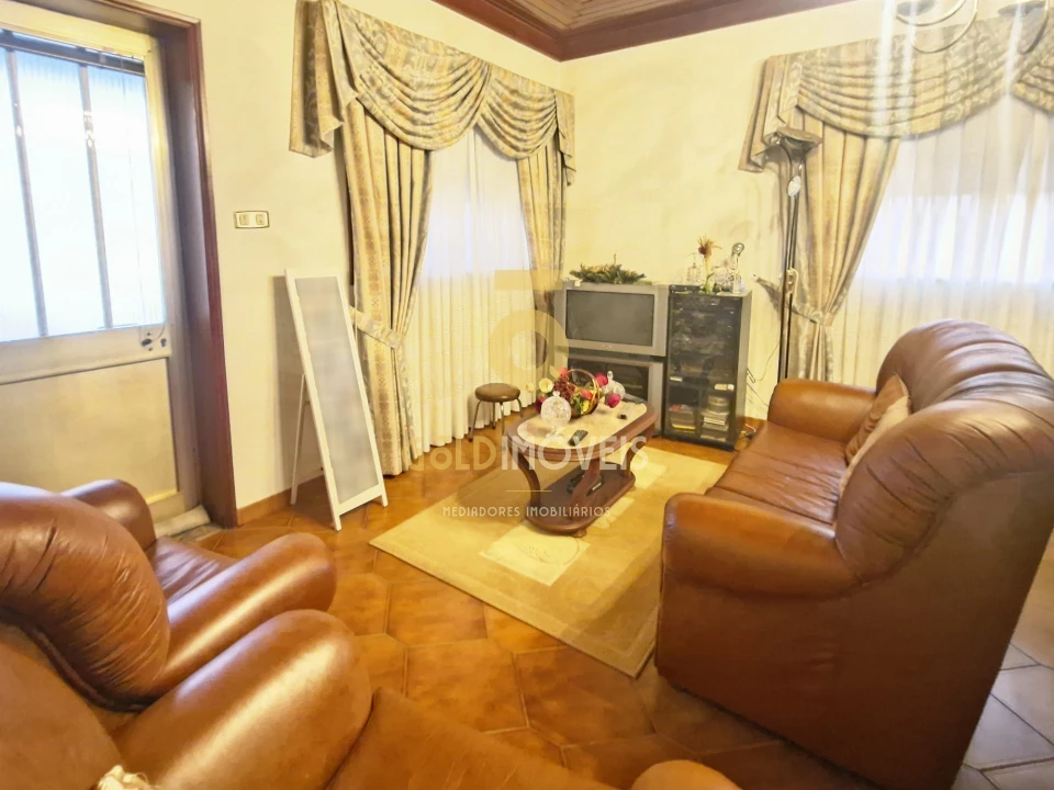 Moradia T3 para Venda em Branca Foto 36