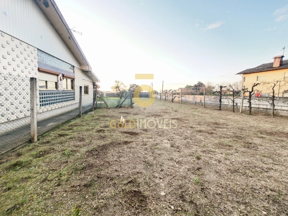 Moradia T3 para Venda em Branca Foto 19