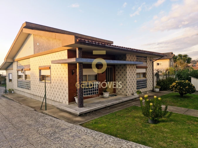 Moradia T3 para Venda em Branca Foto 23