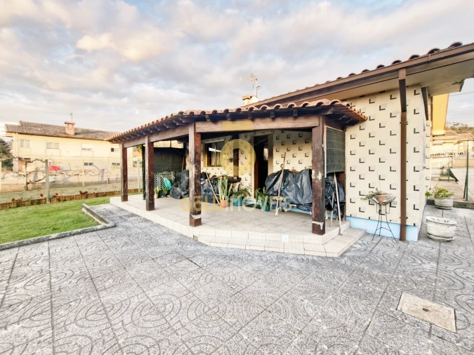 Moradia T3 para Venda em Branca Foto 6