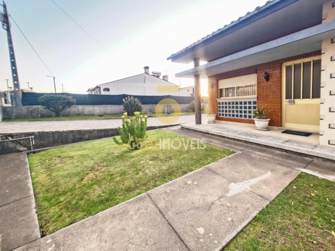 Moradia T3 para Venda em Branca Foto 22