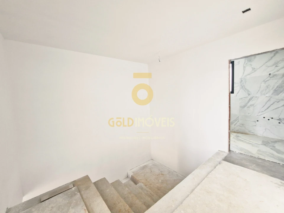 Moradia T3 para Venda em Loureiro Foto 8