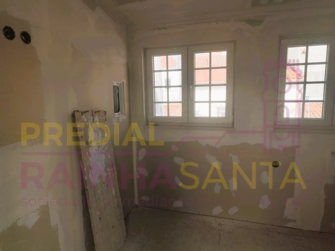 Prédio para Venda em Santo Antonio dos Olivais Foto 3