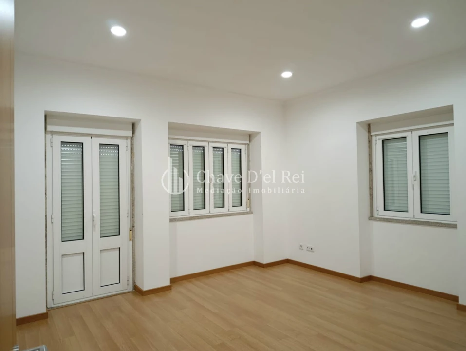 Apartamento T4 para Arrendamento em Viseu Foto 9