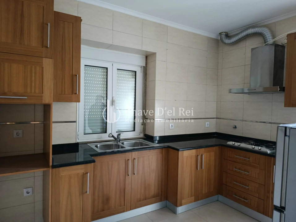 Apartamento T4 para Arrendamento em Viseu Foto 4