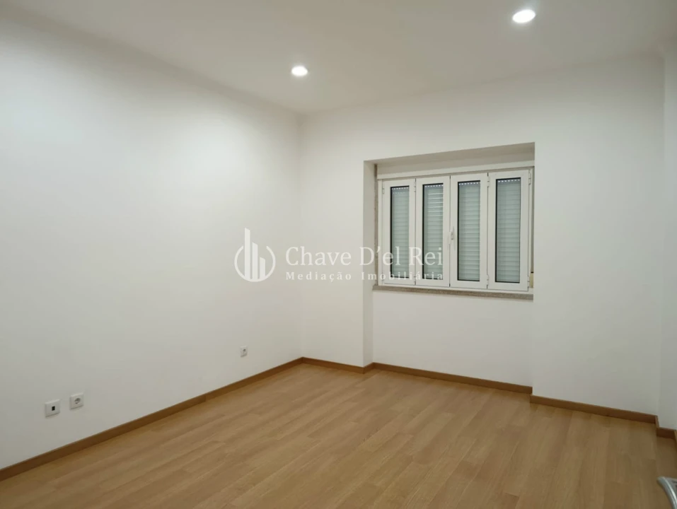 Apartamento T4 para Arrendamento em Viseu Foto 8