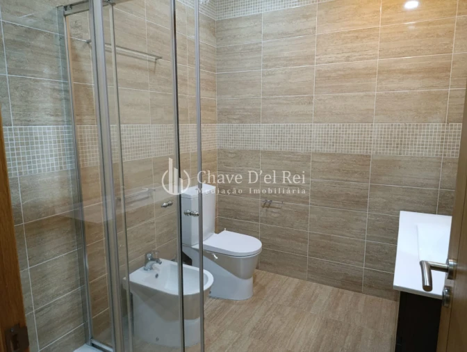 Apartamento T4 para Arrendamento em Viseu Foto 14