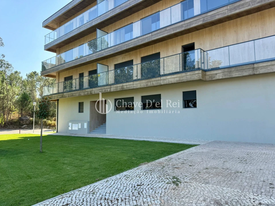 Apartamento T4 para Venda em Repeses e São Salvador Foto 3