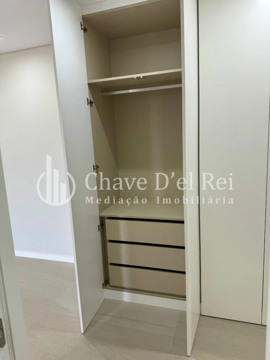 Apartamento T4 para Venda em Repeses e São Salvador Foto 22