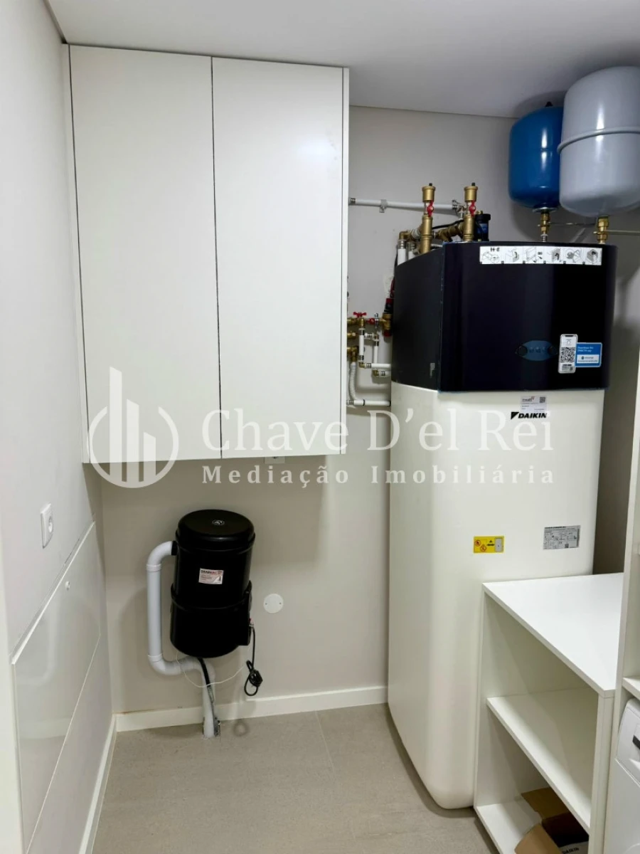 Apartamento T4 para Venda em Repeses e São Salvador Foto 12