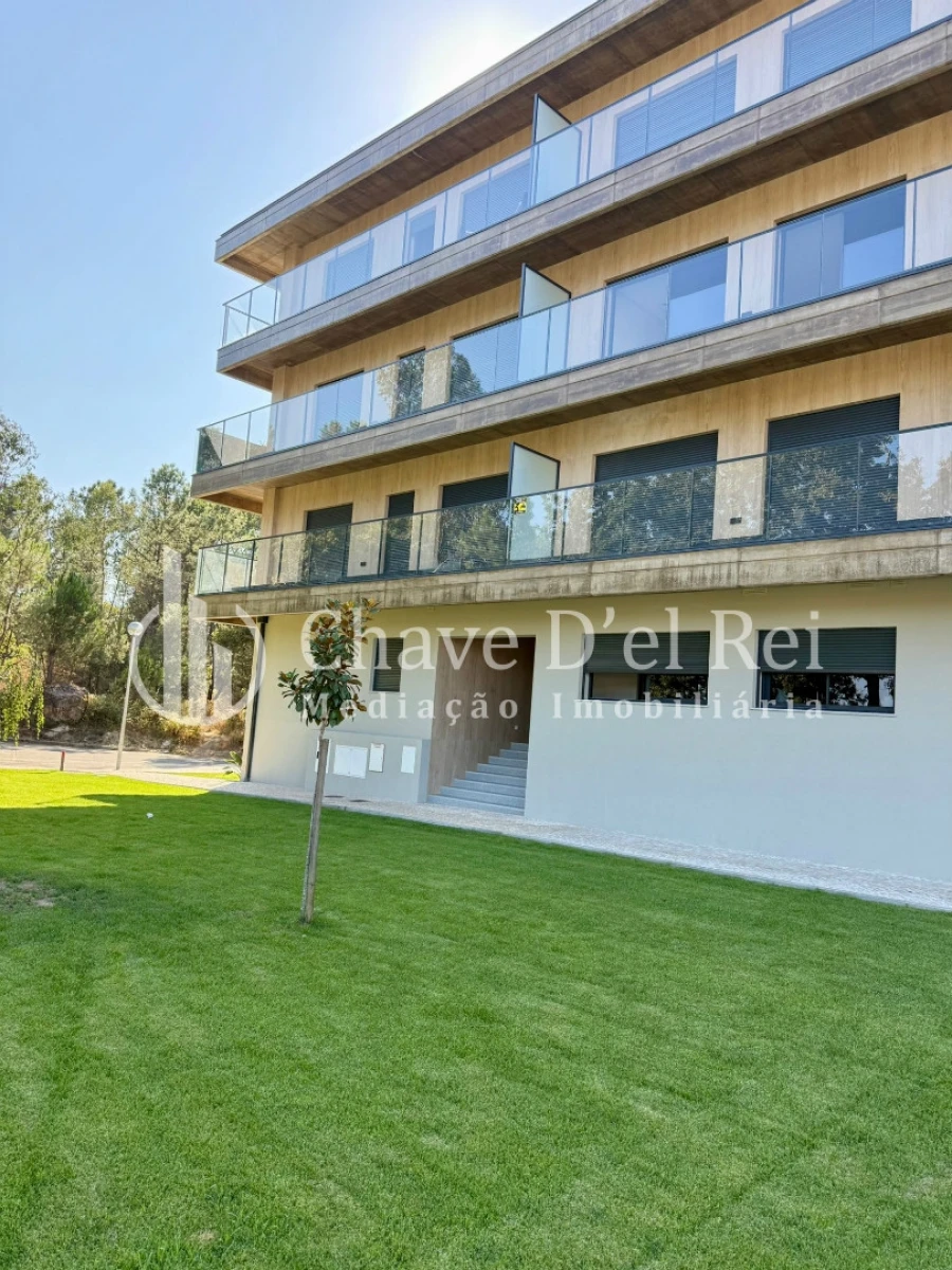 Apartamento T4 para Venda em Repeses e São Salvador Foto 2