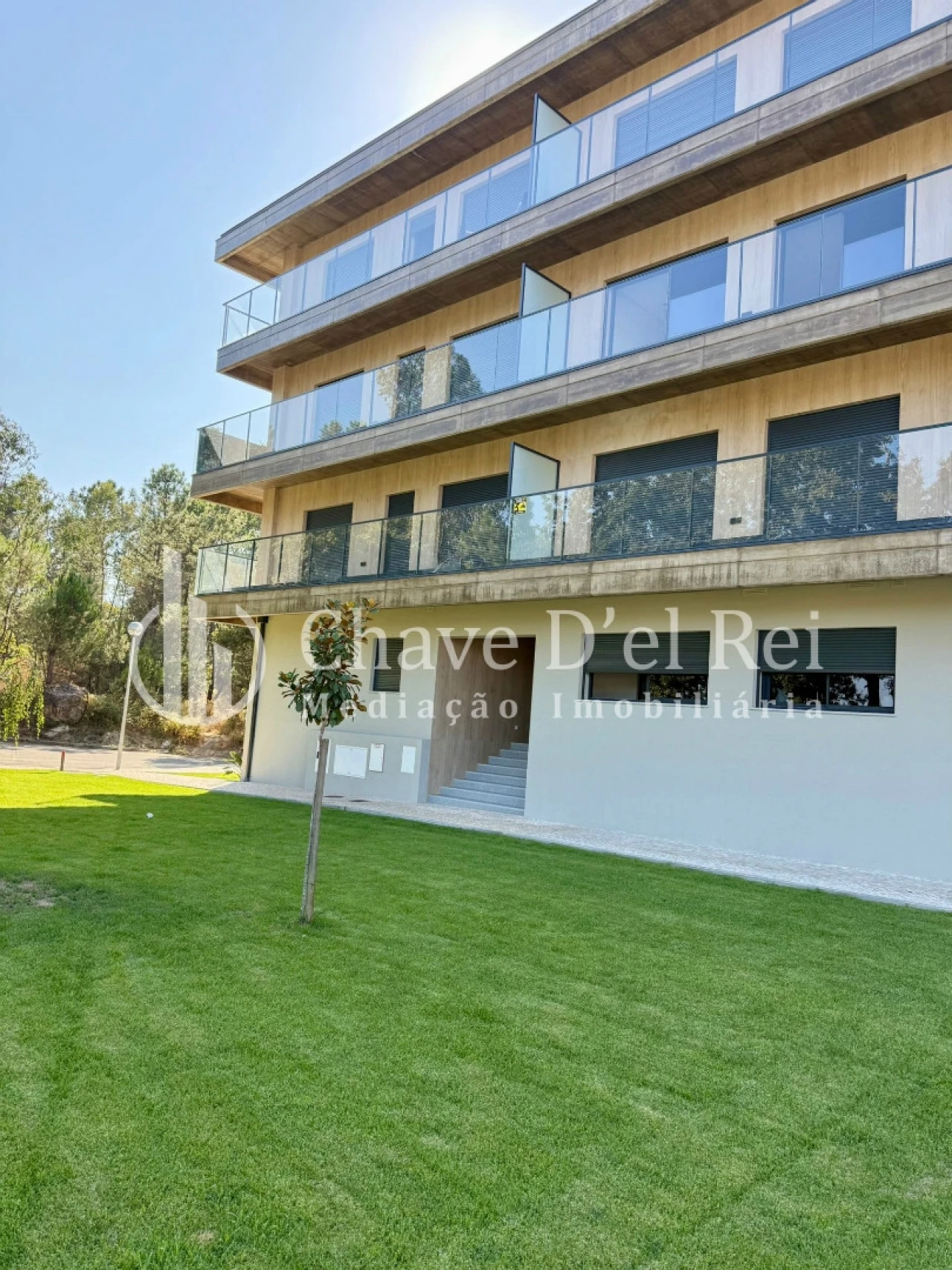 Apartamento T4 para Venda em Repeses e São Salvador Foto 2