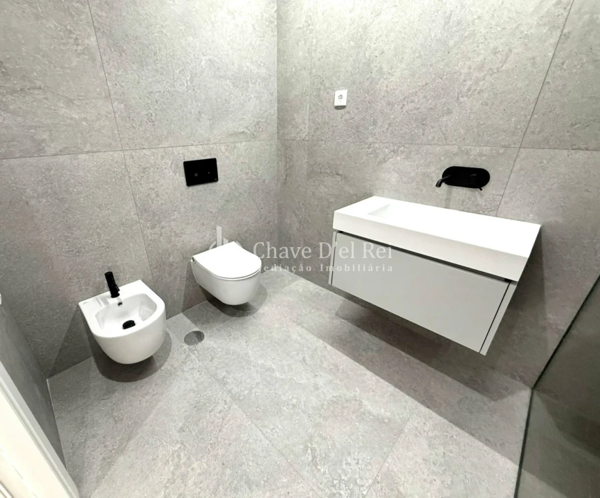 Apartamento T4 para Venda em Repeses e São Salvador Foto 24