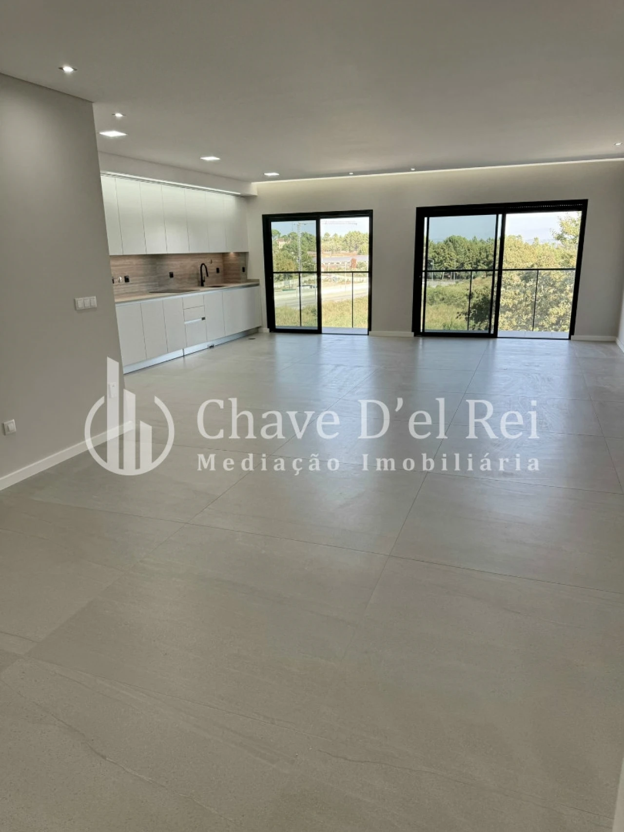 Apartamento T4 para Venda em Repeses e São Salvador Foto 8