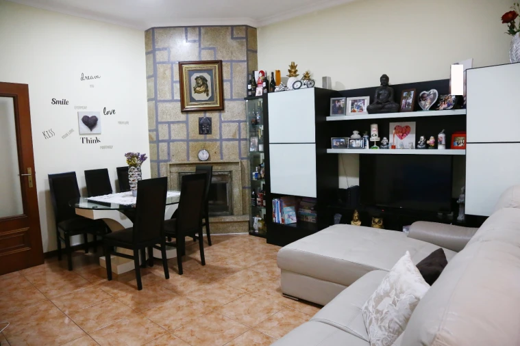 Apartamento T2 para Venda em Paços de Ferreira Foto 9