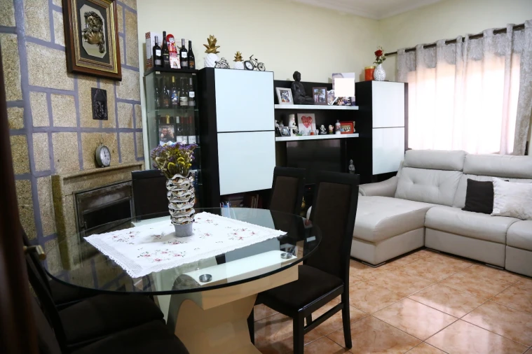 Apartamento T2 para Venda em Paços de Ferreira Foto 8