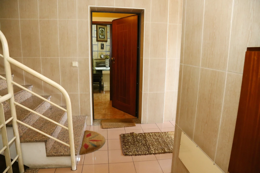 Apartamento T2 para Venda em Paços de Ferreira Foto 5