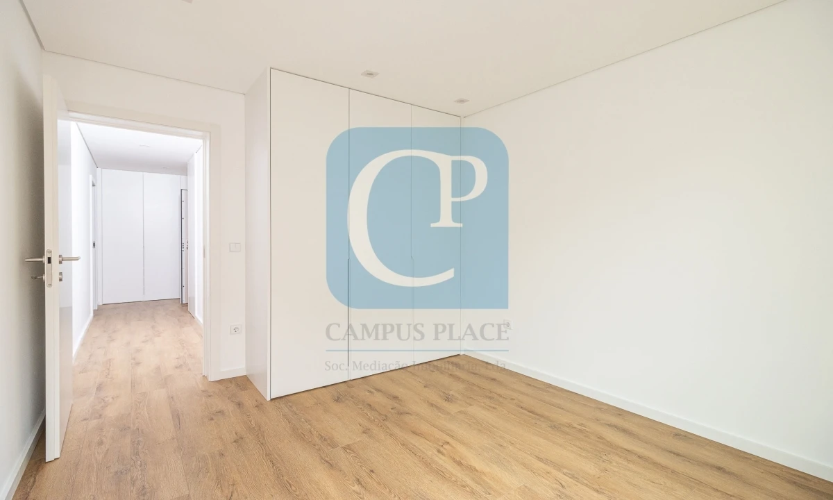 Apartamento T2 para Arrendamento em Paranhos Foto 6