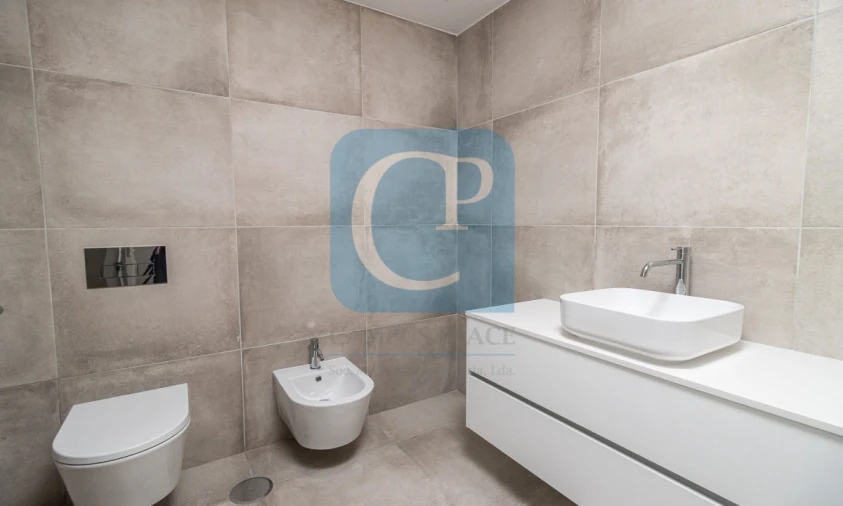 Apartamento T2 para Arrendamento em Paranhos Foto 12