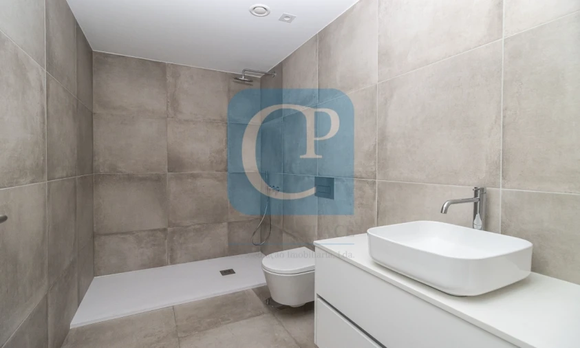 Apartamento T2 para Arrendamento em Paranhos Foto 7