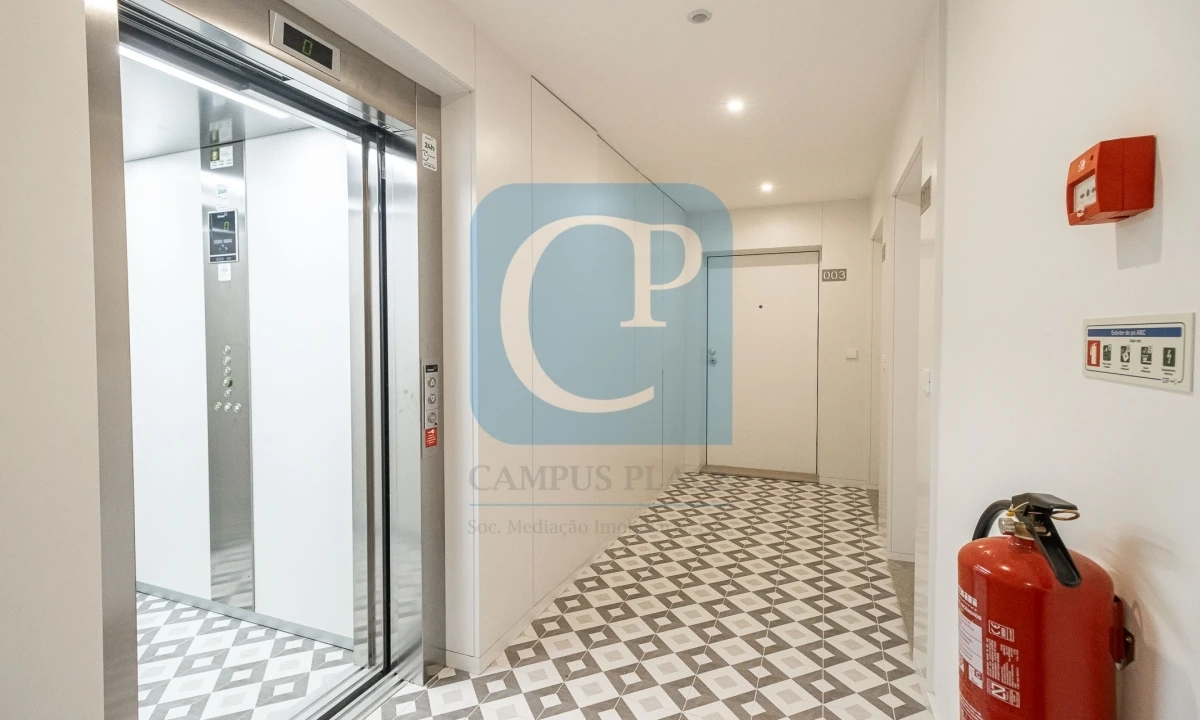 Apartamento T2 para Arrendamento em Paranhos Foto 15