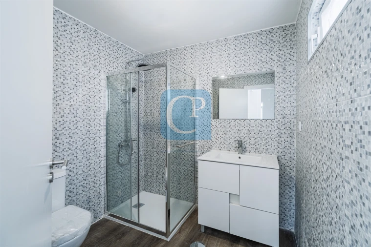 Moradia T2 para Arrendamento em Paranhos Foto 14