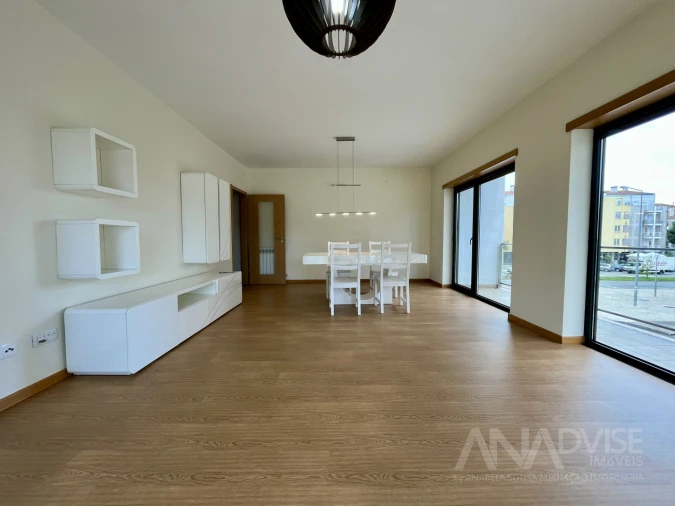 Apartamento T3 para Arrendamento em Viseu Foto 6