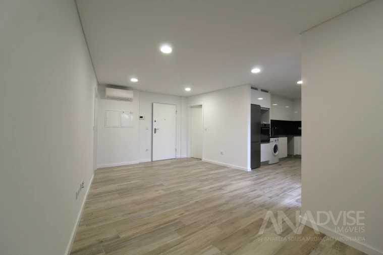 Apartamento T2 para Arrendamento em Ranhados Foto 7