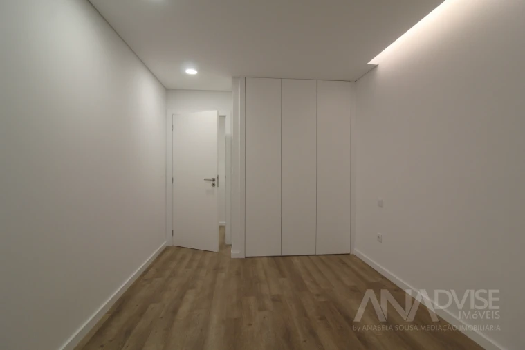 Apartamento T2 para Arrendamento em Ranhados Foto 11