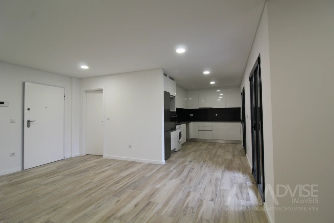 Apartamento T2 para Arrendamento em Ranhados Foto 6