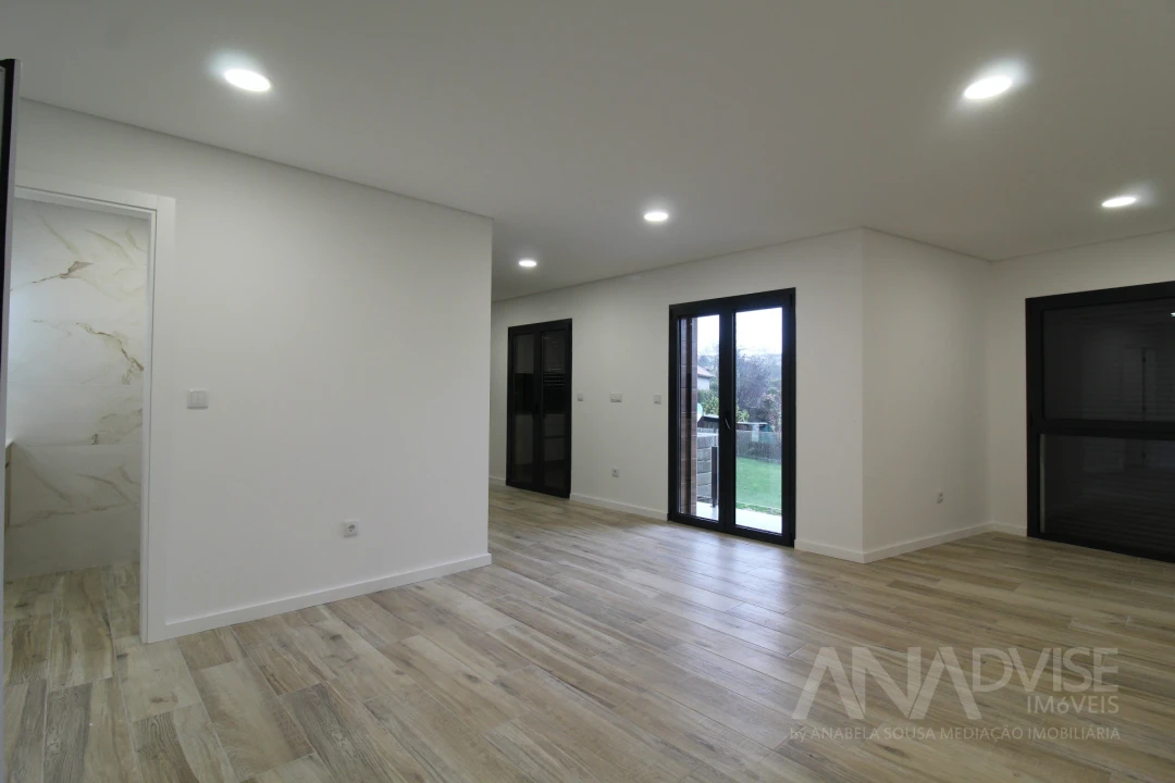 Apartamento T2 para Arrendamento em Ranhados Foto 5