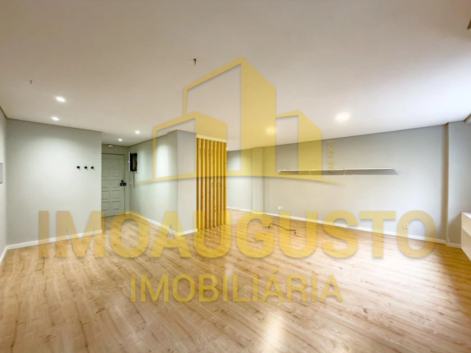 Escritório para Arrendamento em Guarda Foto 1