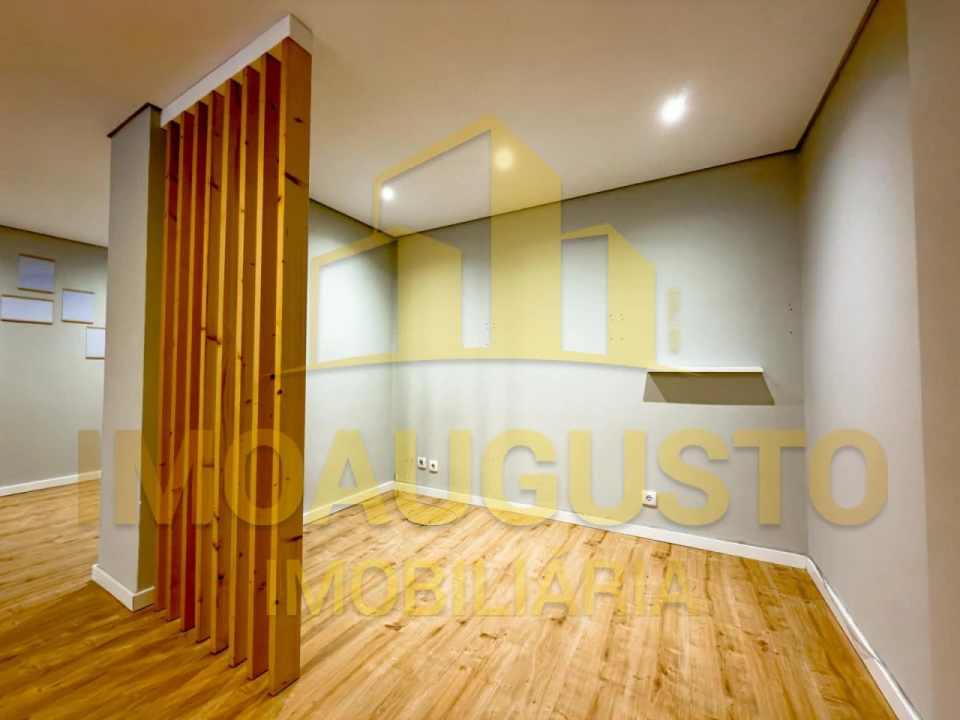 Escritório para Arrendamento em Guarda Foto 2