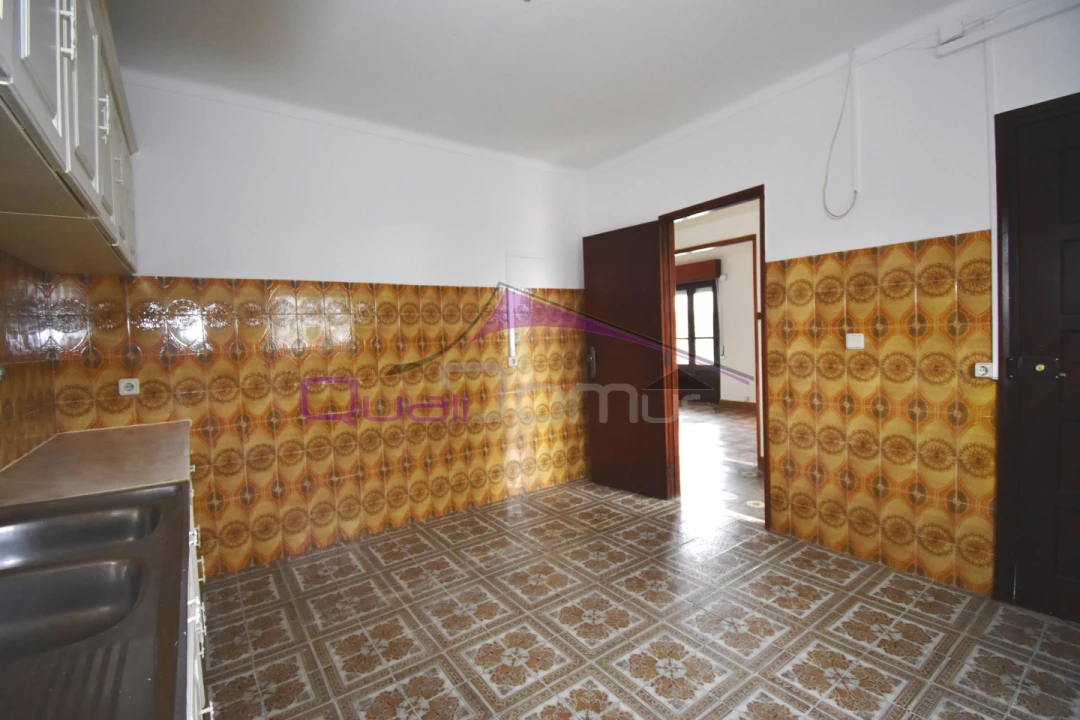 Moradia T3 para Venda em São João Baptista e Santa Maria dos Olivais Foto 2