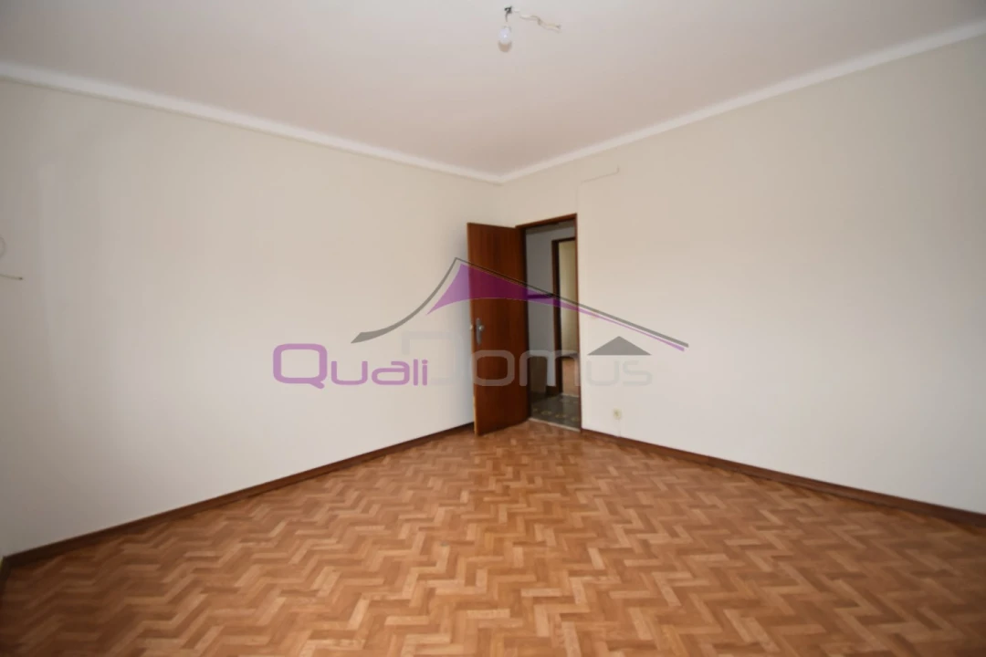 Moradia T3 para Venda em São João Baptista e Santa Maria dos Olivais Foto 13